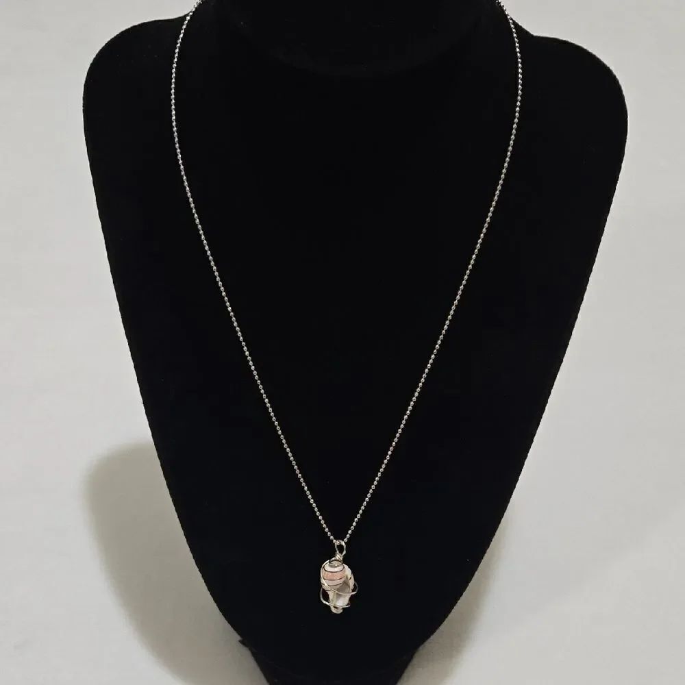 Pink Swollen Bubble Shell Necklace - Picture 5 of 8